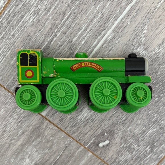 Wooden Flying Scotsman with One Tender - Picture 8 of 14
